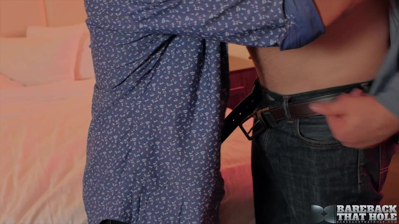 Bareback That Hole: 无鞍洞布鲁斯希区柯克和帕克艾伦有一个激烈的无鞍会议