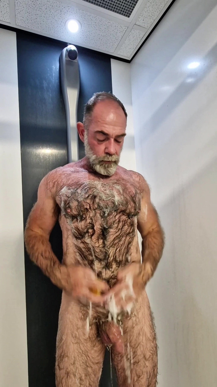 Jack van Dean: Hairy Jack Taking a Shower