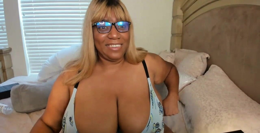 Josie4yourpleasure: Stream začal 06.05.2022 05:13 pm Hai