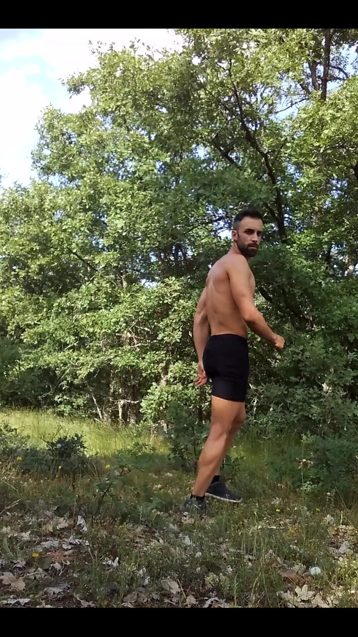 Zeus Ray: Handjob in the Forest