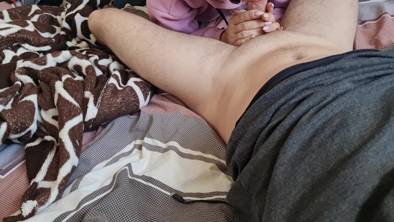 Viktoria_sekret: Ateşli evli kadın sabah yarağını emiyor