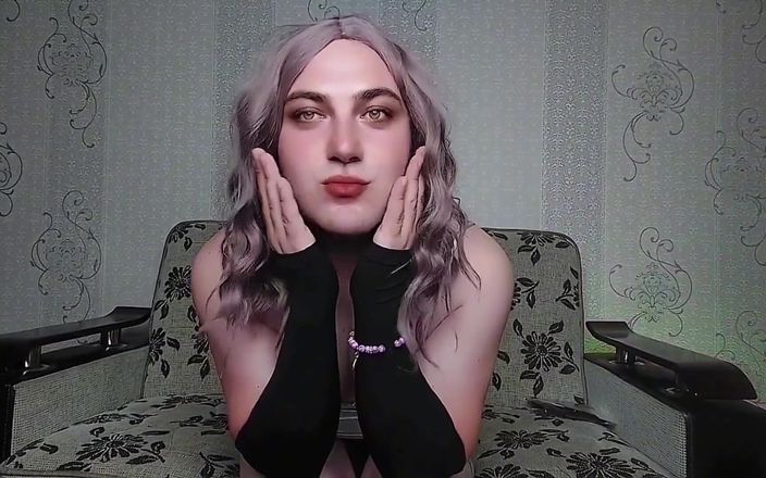 Kitty_Cross: Dansen in het donker, schattige ladyboy travestiet Kitty
