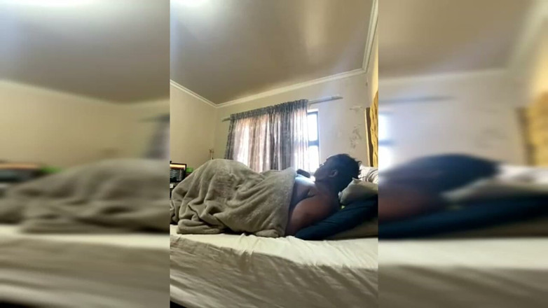 Legendary Booty Overdose: Aku butuh pelukan hangat