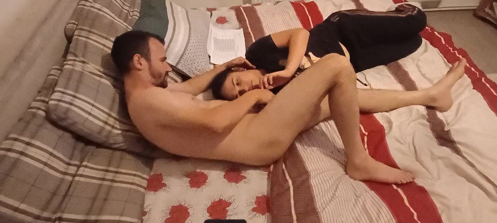 Ionut899: 義父があなたのペニスを私の中に強く突っ込んでいる