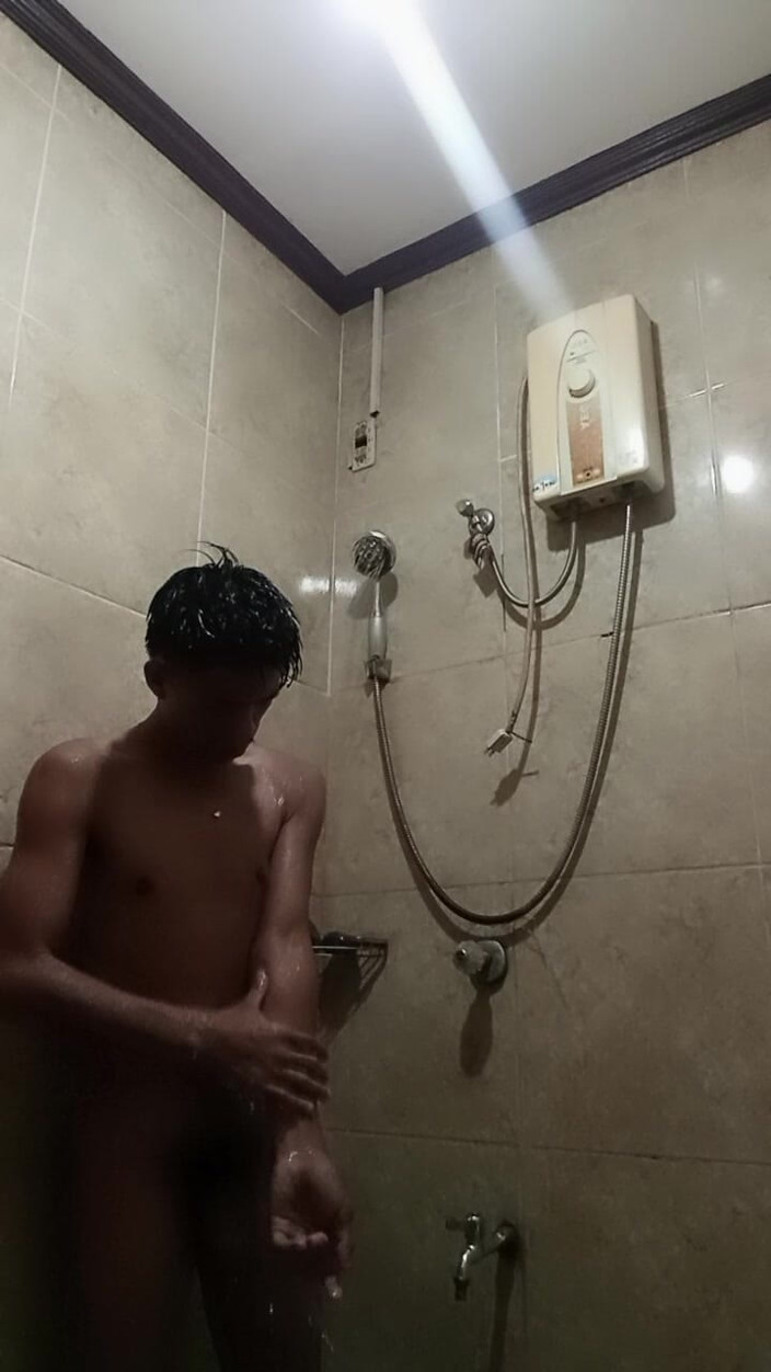 Rent a gay productions: Filipínská Sólo sprcha: Štíhlá asijská Twink honí velkého ptáka