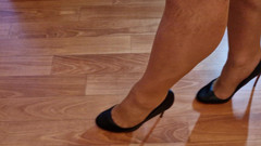 Milosbroz: Ich übe das Laufen, bevor ich in meinen neuen schwarzen Pumps...