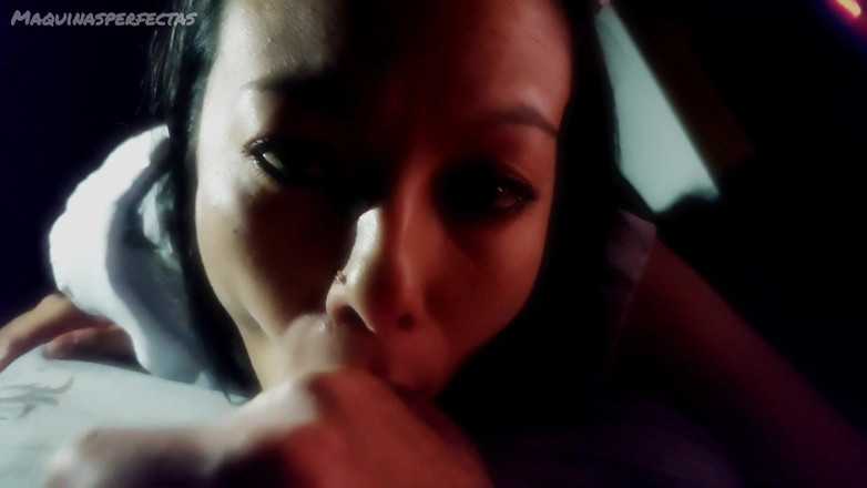 Maquinasperfectas: ХХХ мастурбирует для меня и заканчивает тем, что наполняет мой рот спермой ХХХ