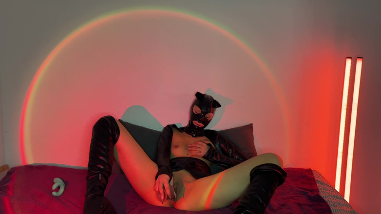 latexplaygirl: I Suck My Dildo Before Fucking Myself