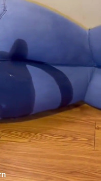 Ligotée, pisse dans mon pantalon