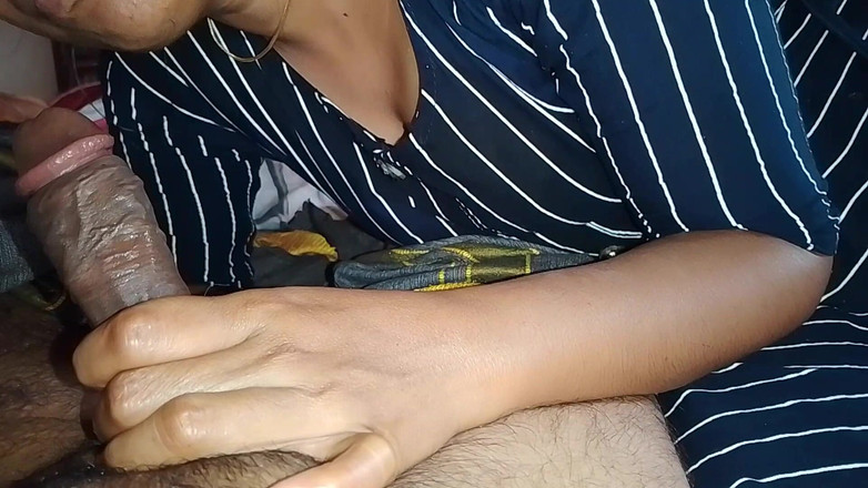 LEGSCOUPLE12: Indická vesnická dívka super tvrdě olizuje penis svého manžela a...