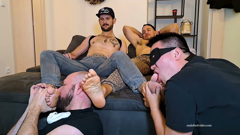 Czech male foot: Triple TV Worship Servicing Three Barefoot Guys on the Couch
