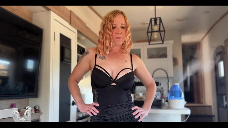 Jane Cane: Caught Jerking to Stepmom's Photos