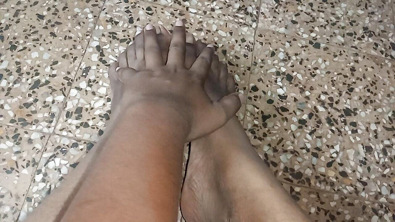 Sweet Indian cock: Jävla video av Mura Bhabhi applicerar grädde