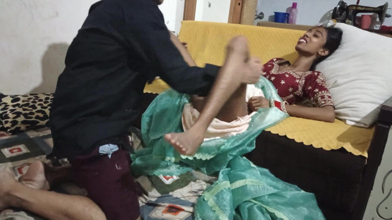 Truefuker: Quente Rosey em sexo duro com namorado da faculdade