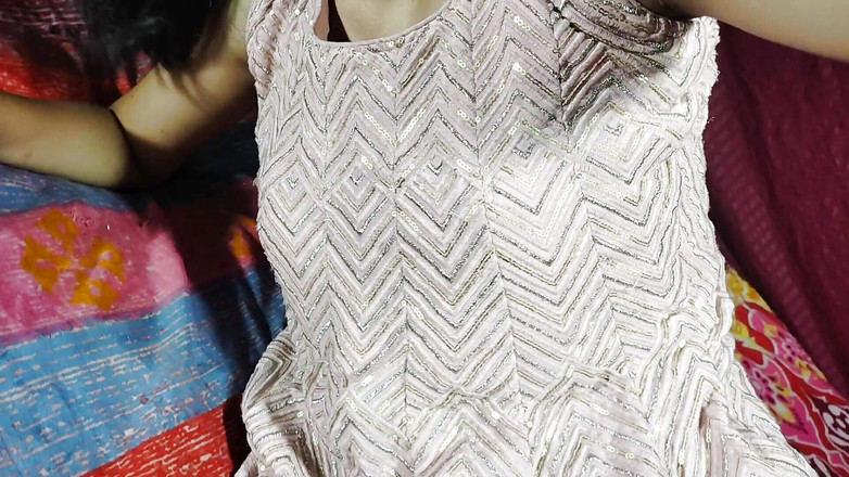 KavitaBhabhi: Pokazał mu magię w czerwonym staniku i majtkach