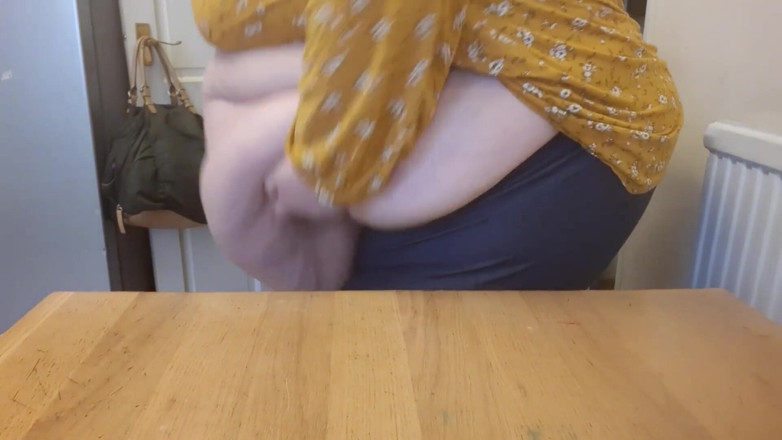 SSBBWLadyBrads: Belly lifts and table drops with slaps