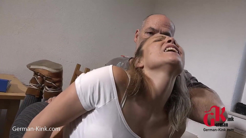 German Kink: Üvey babam bana o kadar kızgın ki büyük götüme şaplak atacak