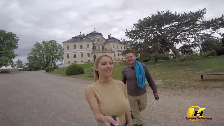 Katerina Hartlova: Nackt hüpfende möpse und intervie