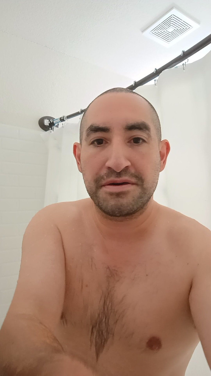 Brandon Lee: Душ І Готуємося...