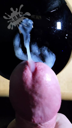 Cum Juggler: C.u.m.s - gros plan et ralenti - éjaculation en solo n° 41