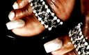 The Goddess Simone: Красиві довгі перли нігті