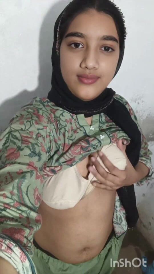 Naughty_Sana: Beautiful Hijabi Girl Showing Hot Big Boobs