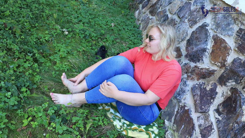 Czech Soles - foot fetish content: Peituda gordinha menina entrevista