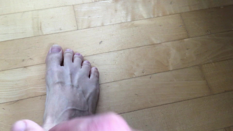 Best Ager: Foot and Toe Play