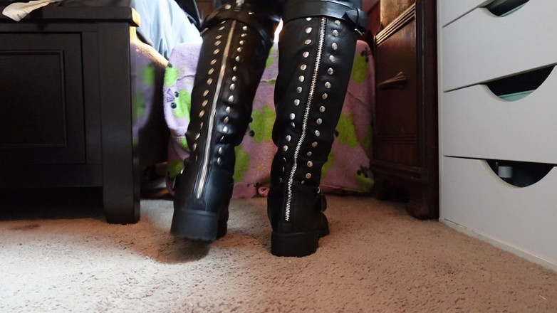 Raven Willow: Leather Boots &amp; Sweaty Feet
