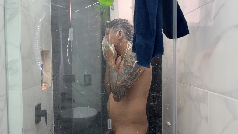 Amateurs productions: My Slut Neighbor Asks Me to Bathe in My Apartment...