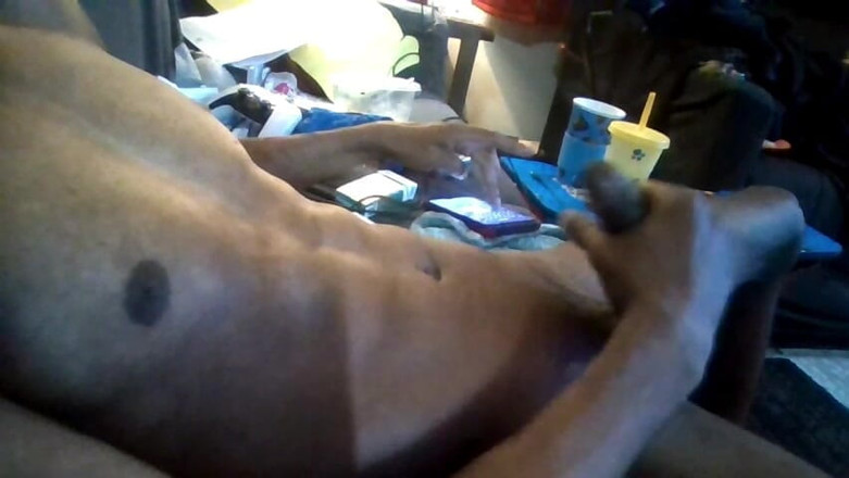 Beefstik: Jacking off and Getting That Load Out