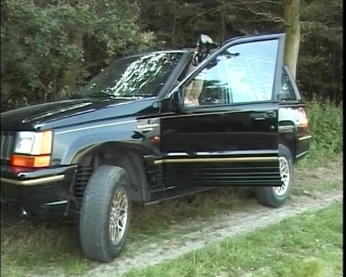 Deutscher hardcore: Cewek jerman dengan tubuh langsing lagi asik fingering memeknya yang...