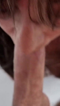 การดูดควยน้ำลายแตกคาหน้าในห้องอาบน้ำ ความสุขจริงๆ