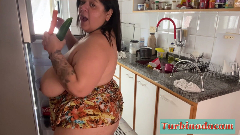 Mary Jhuana: Big Thick Veggies: BBW Masturbates in the Kitchen