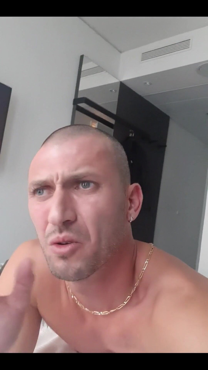 Boy jerking off: Estoy en Berlín en hotel ya cachondo