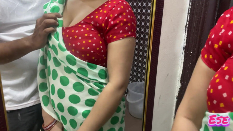 Sammy Sins: Desi Pervert Tailor mengongkek bhabhi panas India di kedainya