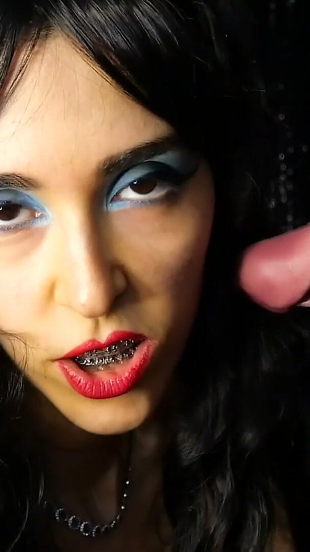 Rebecca Diamante: กราบไหว้และเลียควยยักษ์ให้ฉัน