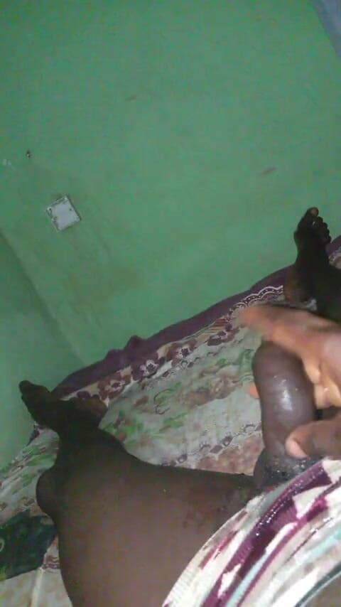 Badman4606: Una pazza ebano nera con un grande cazzo curvo