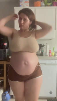 Showing off My Pregnant Figure