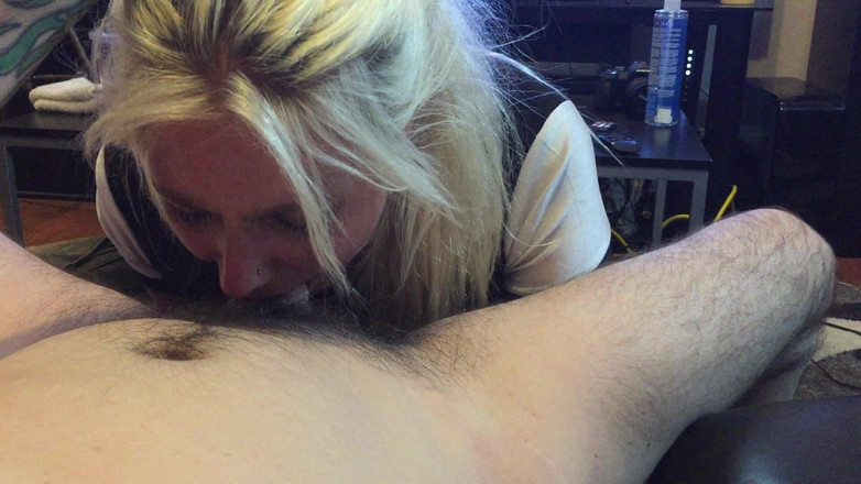 slavebc: Venerându-i bilele curului și pula!