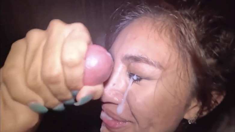 Petite creampie Asian Cumdump sluts: Zierlicher asiatischer arsch von massivem großem dickem schwanz gedehnt