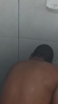Tomando Banho Para Ir Na Festa Doideira 派对