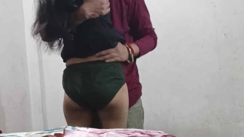 Sexysavita21: देसी सुंदर लड़की चूसने का मजा लेती है