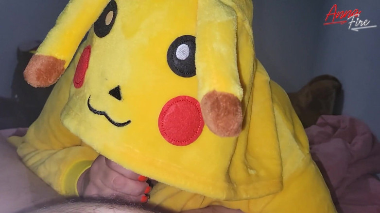 Anna Fire: Comment remplir une chatte Pikachu