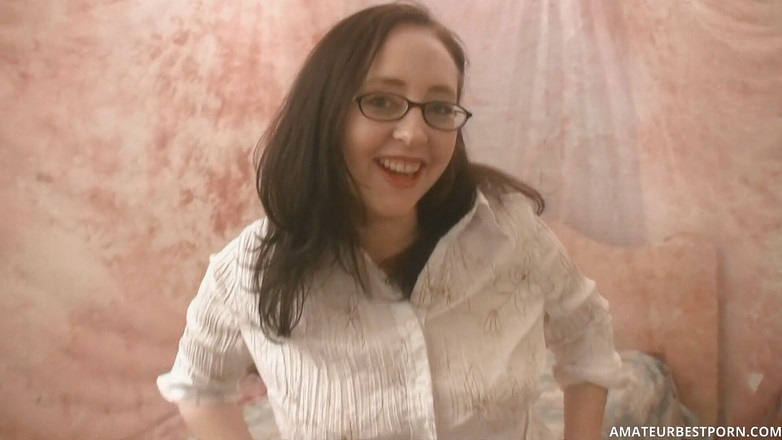 PurefilmsTv: Brunnete loszka wysysających penisa i uzyskiwanie gorącej spermy w ustach