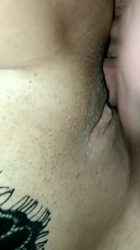 흑인 대물 자지에게 따먹히는 남편