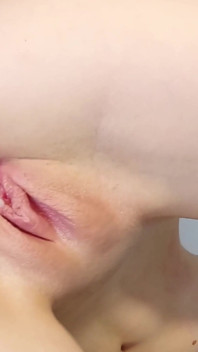 핑크색 보지를 따먹고 질싸 당하는 핫한 금발 십대