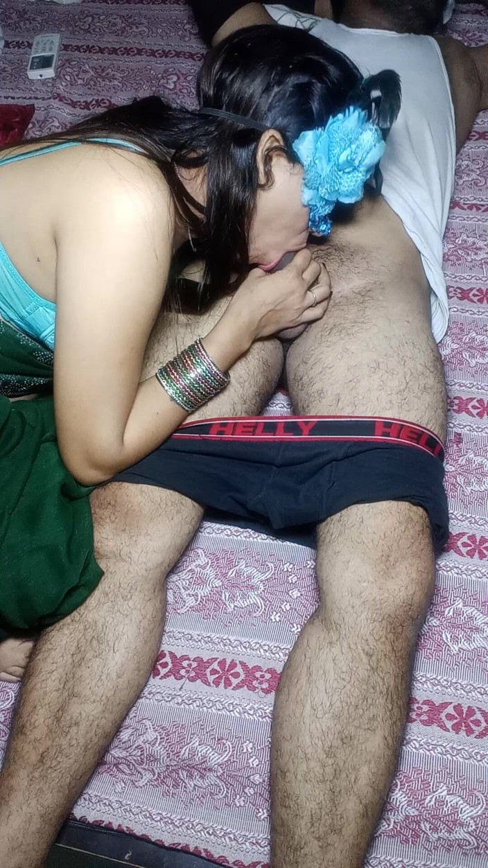 cuteindiancpl21: Hintli ateşli evli kadın kocasına sakso çekiyor