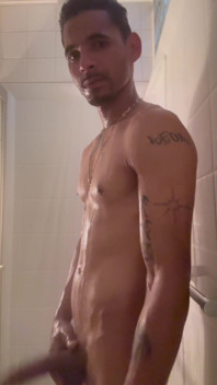 Solo Shower Time