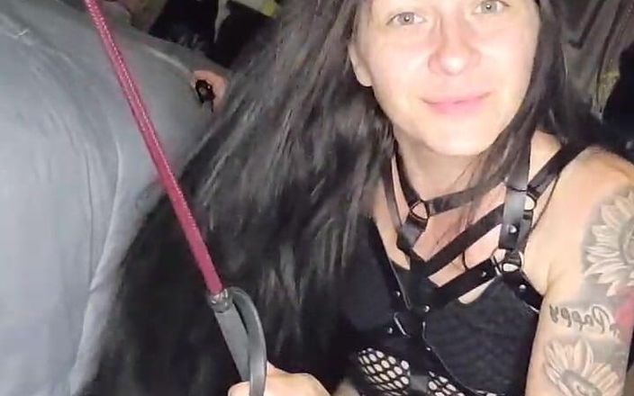 Raven Willow: Est-ce un pénis lmao